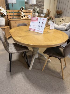 circular table (Ex-Display)